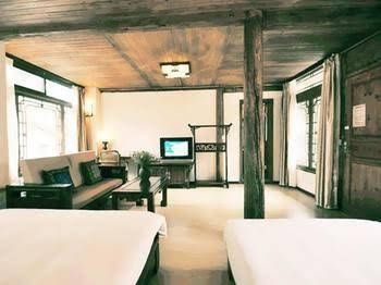 Golden Waterfront Inn2