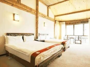 Golden Waterfront Inn0