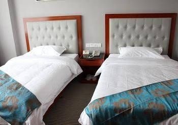 Super 8 Hotel0