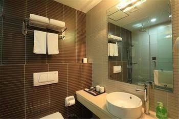 เจไอ โฮเต็ล เซี่ยงไฮ้ ซูเจียหุย อี้ซานโร้ด (JI Hotel Shanghai Xujiahui Yishan Road)1