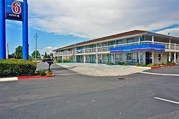 Motel 6 Medford North3