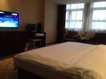 Provence Garden Hotel Wuhan Guanggu Branch Provence Garden Hotel Wuhan Guanggu Branch
