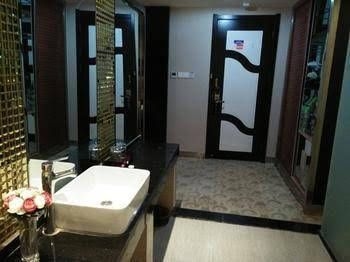 Provence Garden Hotel Wuhan Guanggu Branch3