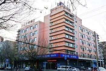 Hanting Hotel (Jinzhou Railway Station people street store)4