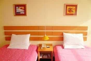 Home Inn Qingdao Chongqing South Road Metro Branch Home Inn Qingdao Chongqing South Road Metro Branch