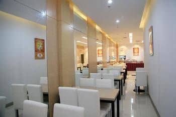 Super 8 Beijing East Shuangjing Bridge Hotel Super 8 Beijing East Shuangjing Bridge Hotel