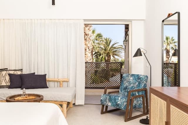 BUNGALOW POOL VIEW