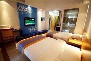 Holiday Bay Fashion Hotel