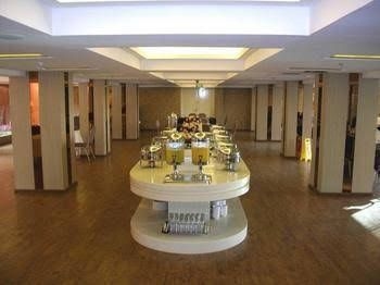 Red River Hotel0