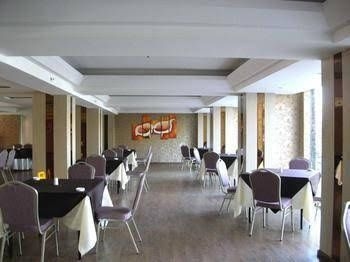 Red River Hotel3