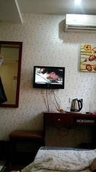 Hening Hotle0