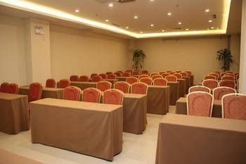 Soluxe Winterless Hotel1