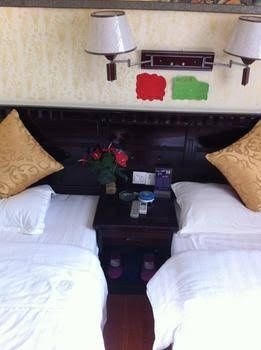 Yangshuo Baijiale Theme Inn1
