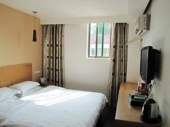 Hezhou E-age Hotel4