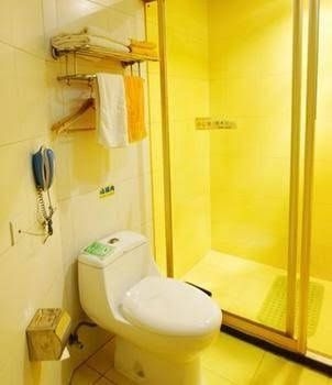 Luke Hotel1