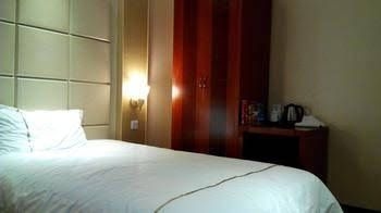 Yishang Holiday Inn1