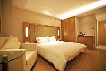 Season Hotel4