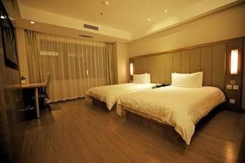 Season Hotel3