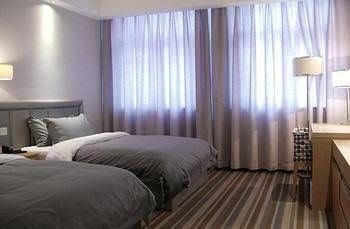 Yancheng Youth Club and Reading Hotel4