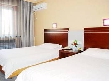 Down Town Holiday Hotel3