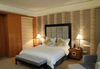Lvliang Oriental Lily Hotel1
