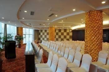 Lvliang Oriental Lily Hotel3