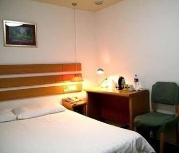 Rujia Express Hotel2