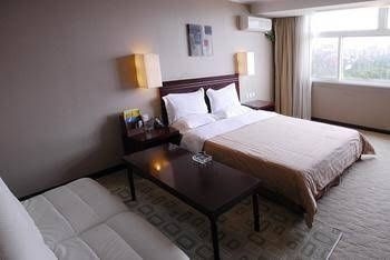 Puyang Lushang Baiyun Hotel2