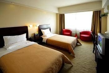 Puyang Lushang Baiyun Hotel1