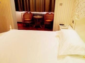 Longbai Business Hotel4