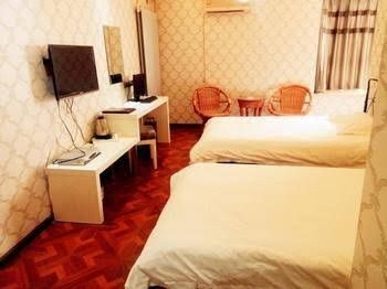 Longbai Business Hotel2