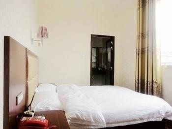 Yuanlong Business Hotel3