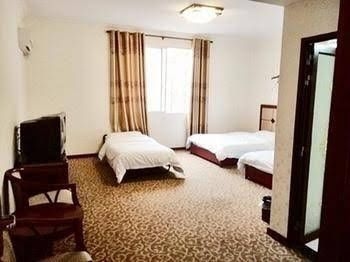 Yuanlong Business Hotel4