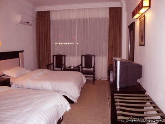 Oriental Pearl Hotel1