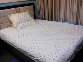 V8 Hotel4