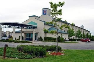 Motel 6 Toronto-Mississauga3