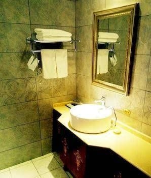 Kaiyuan Business Hotel4