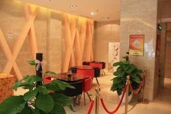 China's Emerging Business Hotel in Guangzhou Import and Export Corpora China's Emerging Business Hotel in Guangzhou Import and Export Corpora
