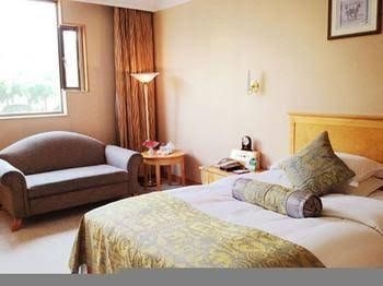 Linyi Taoranju Hotel4