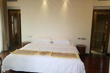 Hainan Mount Qixian Tang Hotel4