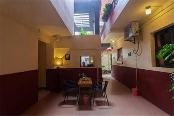 No. 16 West Lane Inn Guilin1