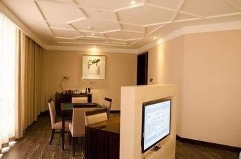 Seasons Meridien Boutique Hotel2