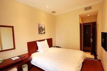 Greentree Inn Shanghai Huangxing Park Subway Station Express Hotel3