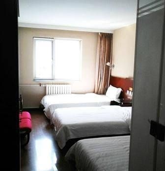 Zhonglian Xinhua Hotel West Railway Station Branch1