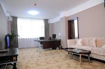 Longcheng Hotel1