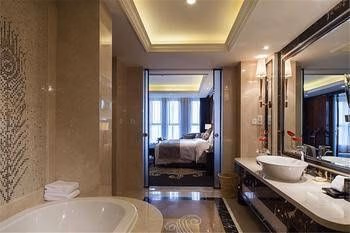 Chengdu Phoenix International Hotel1