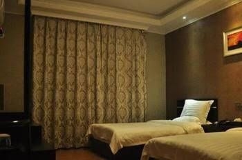 Longmen Commounity Inn0