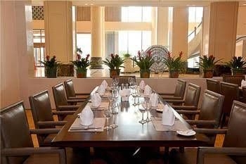Howard Johnson Hotel1