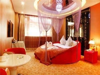 To Youth Themed Hotel2