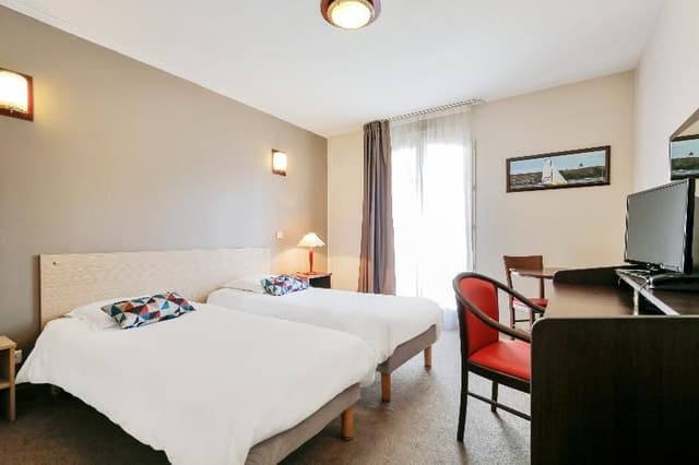 STUDIO TWO BEDS